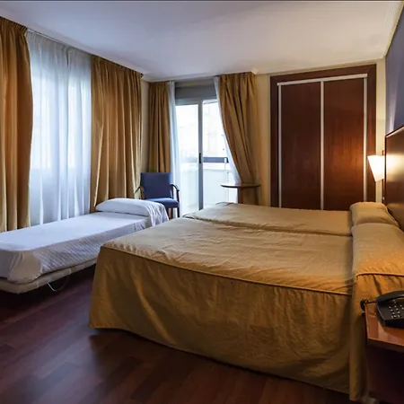 Torreluz Centro Hotel 3*