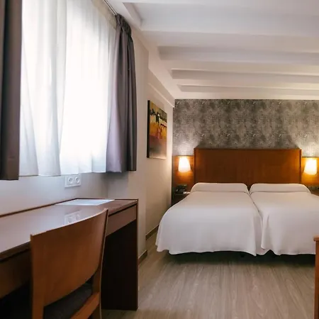 Torreluz Centro Hotel