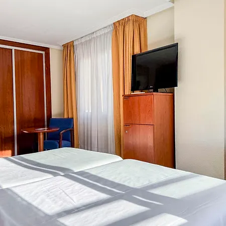 Torreluz Centro 3* المرية