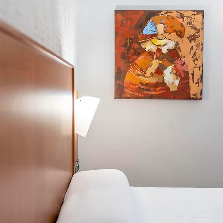 Torreluz Centro Hotel 3*