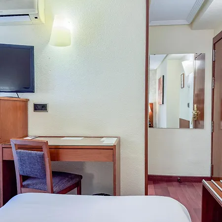 Torreluz Centro فندق المرية