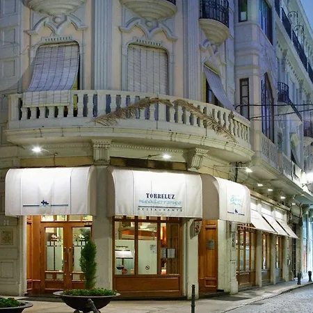 فندق Torreluz Centro 3*