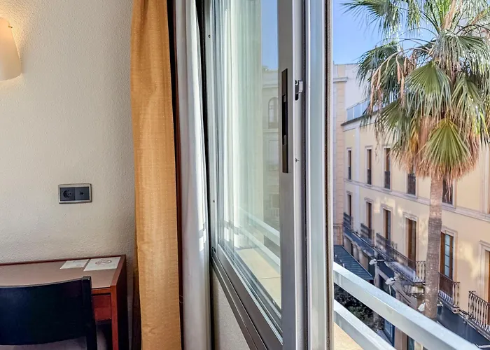 Hotell Torreluz Centro 3*