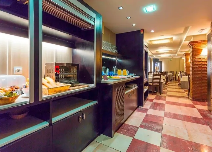 Torreluz Centro Hotell 3*