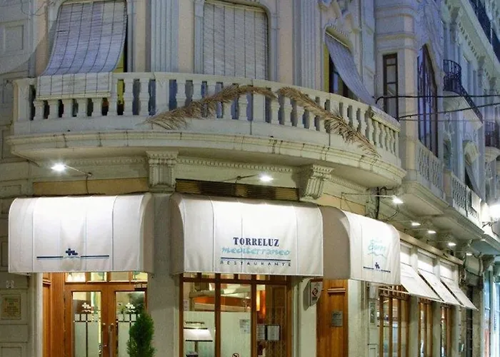 Hotell Torreluz Centro 3*